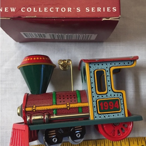 Hallmark central locomotive ornament 1994 - Picture 3 of 6